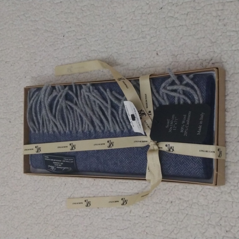 NWT Linea Emmeti Wool/Cashmere Blue Herringbone Scarf (Made in Italy)